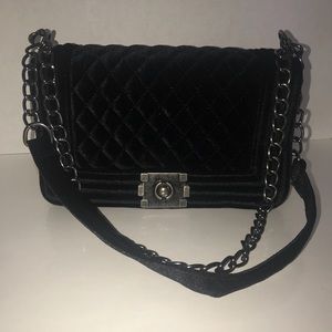 BRAND NEW QUILTED VELVET SHOULDER BAG